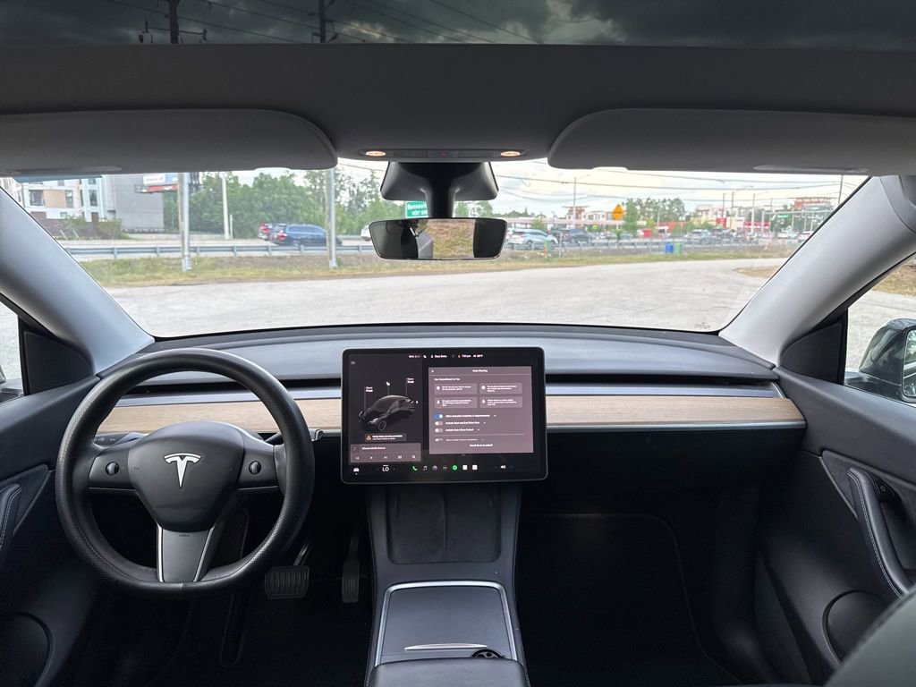 Used 2021 Tesla Model Y Long Range AWD/4WD image 18