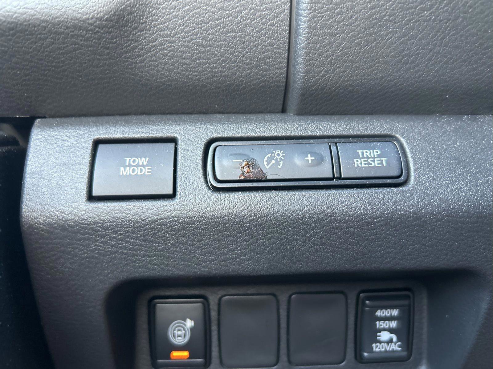 Used 2025 Nissan Frontier SV w/ SV Convenience Package image 25