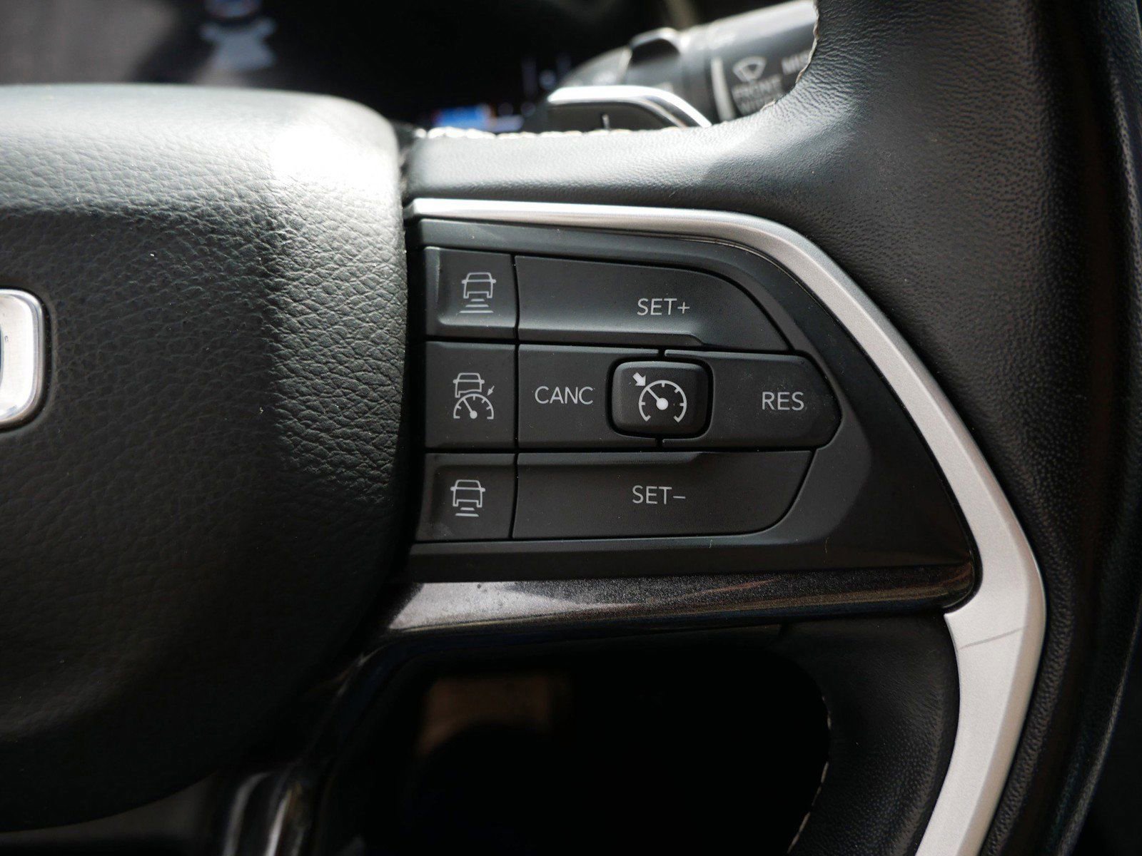 Used 2021 Jeep Grand Cherokee L Laredo image 25