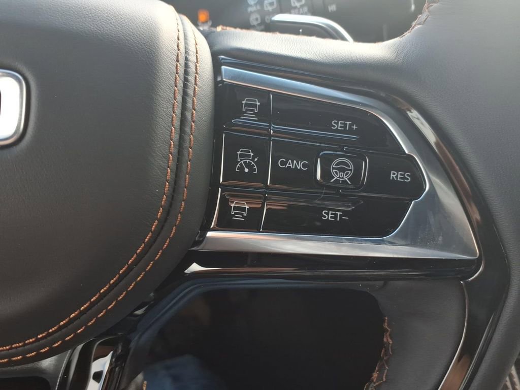 New 2026 Jeep Grand Cherokee Summit w/ Obsidian Package image 23