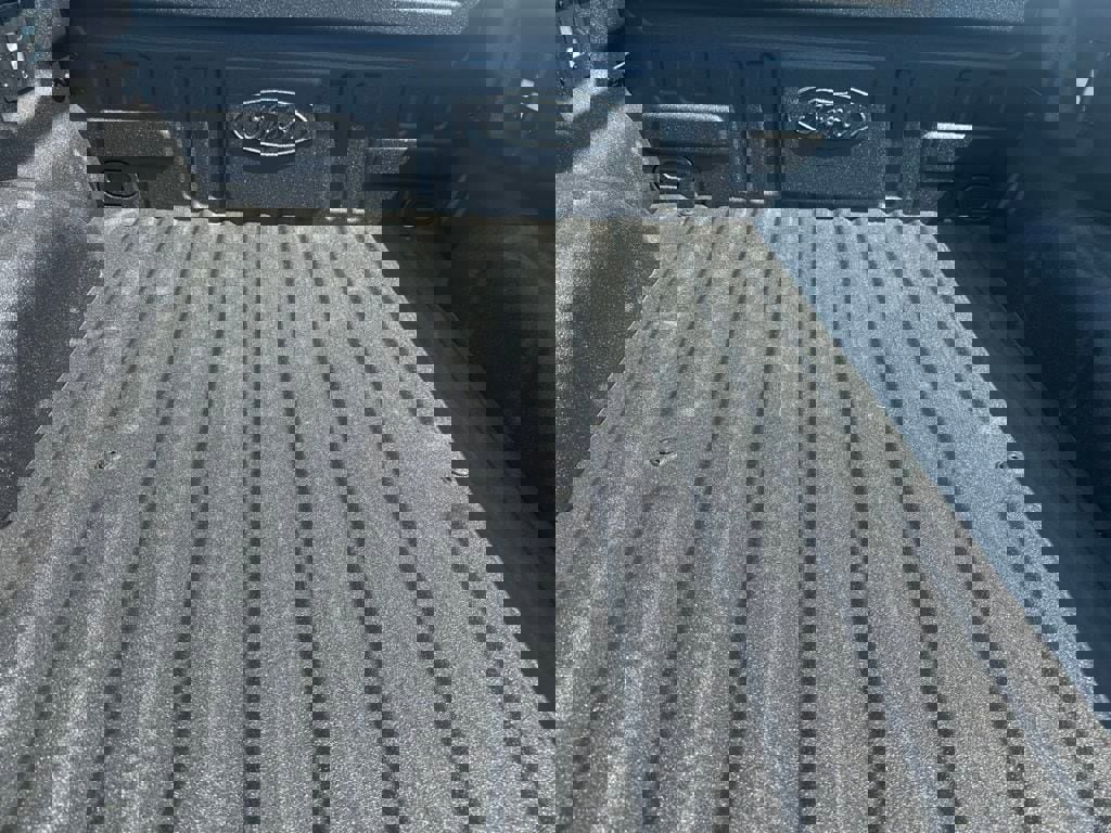 New 2025 Ford F150 Lightning Lariat w/ Max Trailer Tow Package image 26