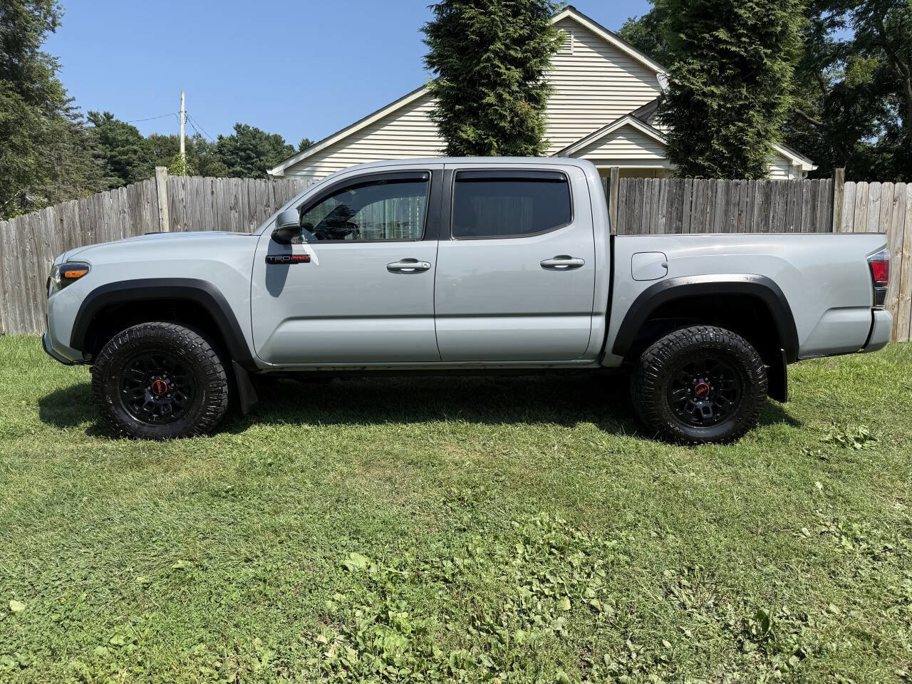 Used 2017 Toyota Tacoma TRD Pro image 2