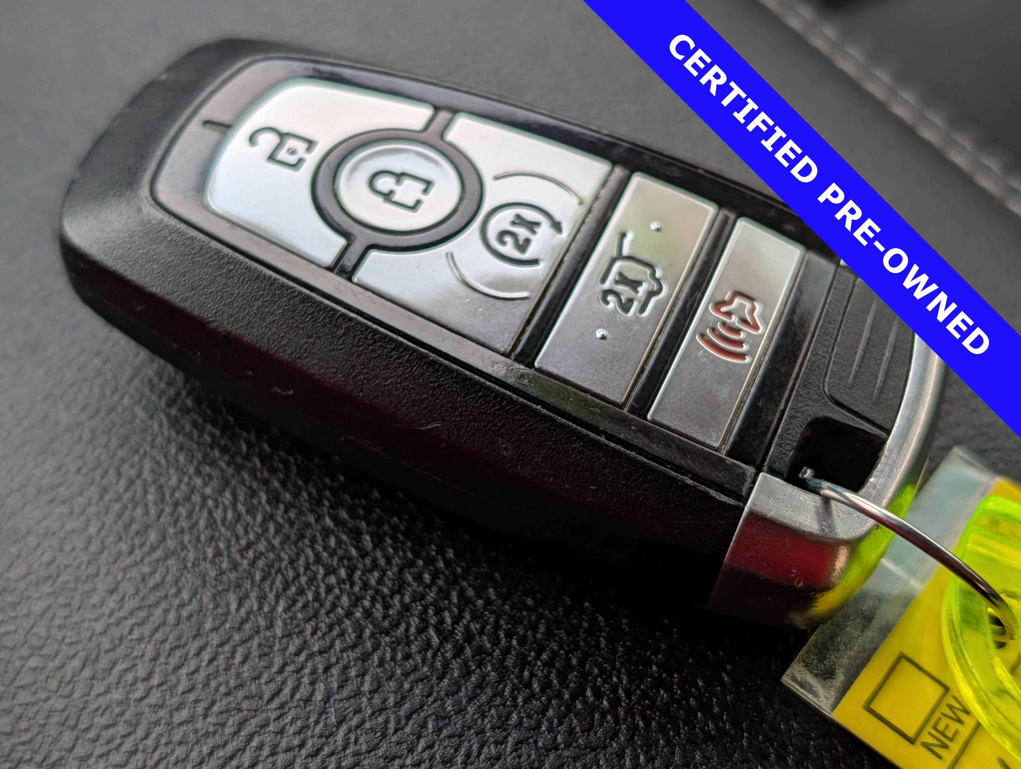 Used 2020 Ford Escape Titanium image 33