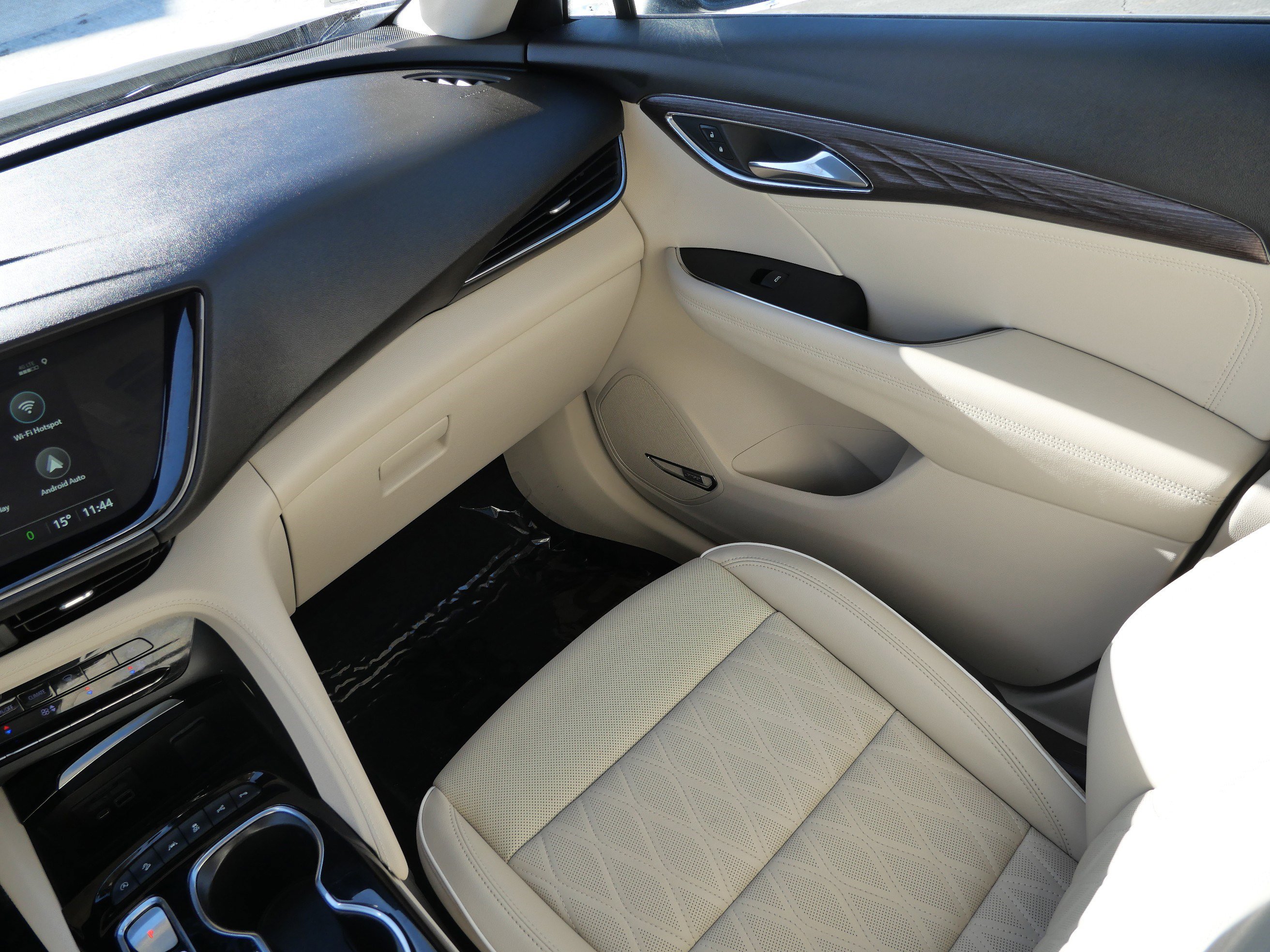 Used 2023 Buick Envision Avenir image 11