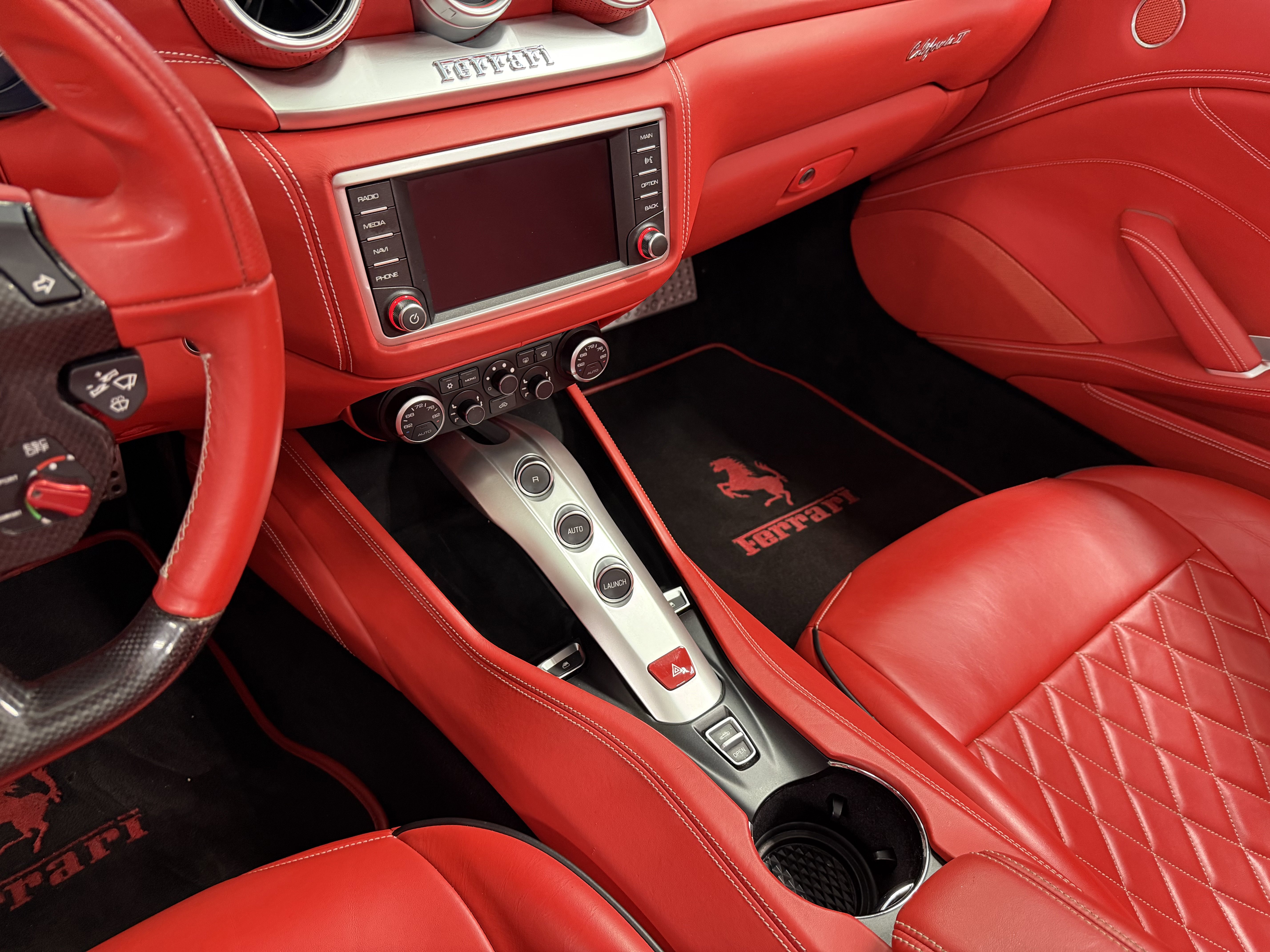 Used 2017 Ferrari California T image 25