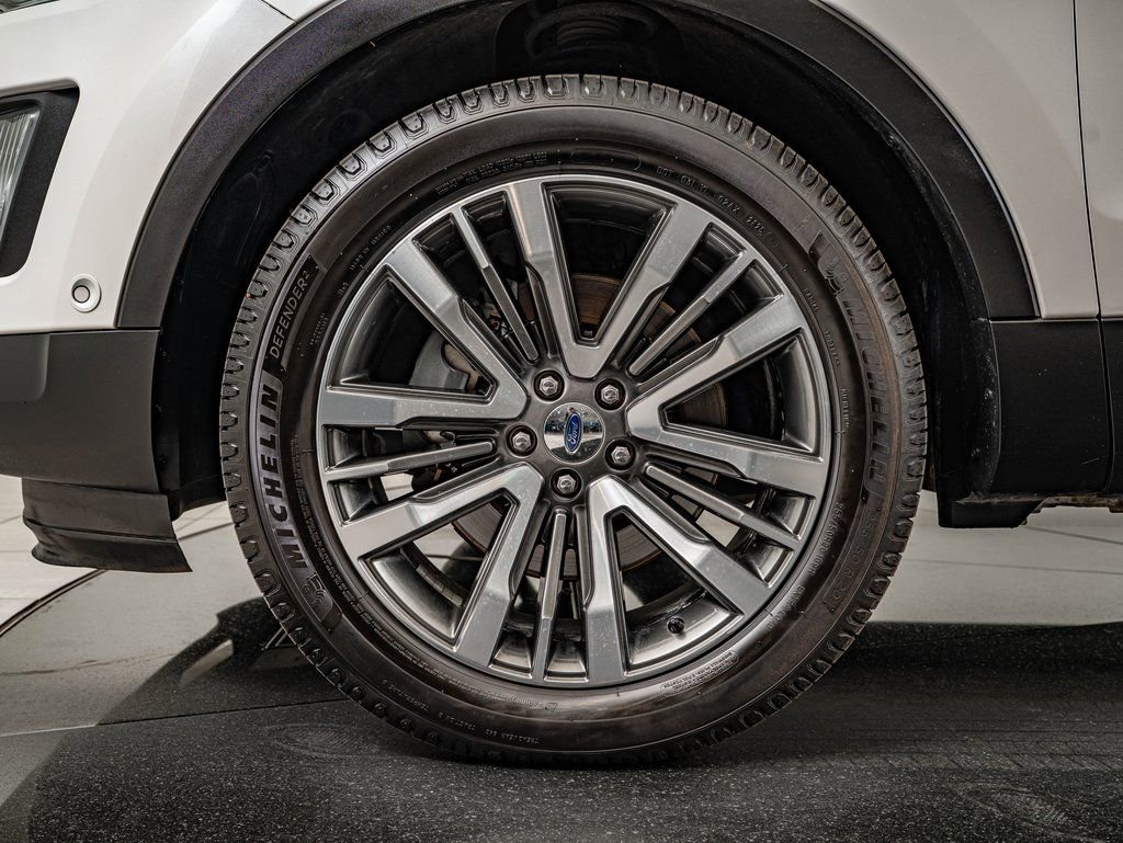 Used 2017 Ford Explorer Platinum image 13