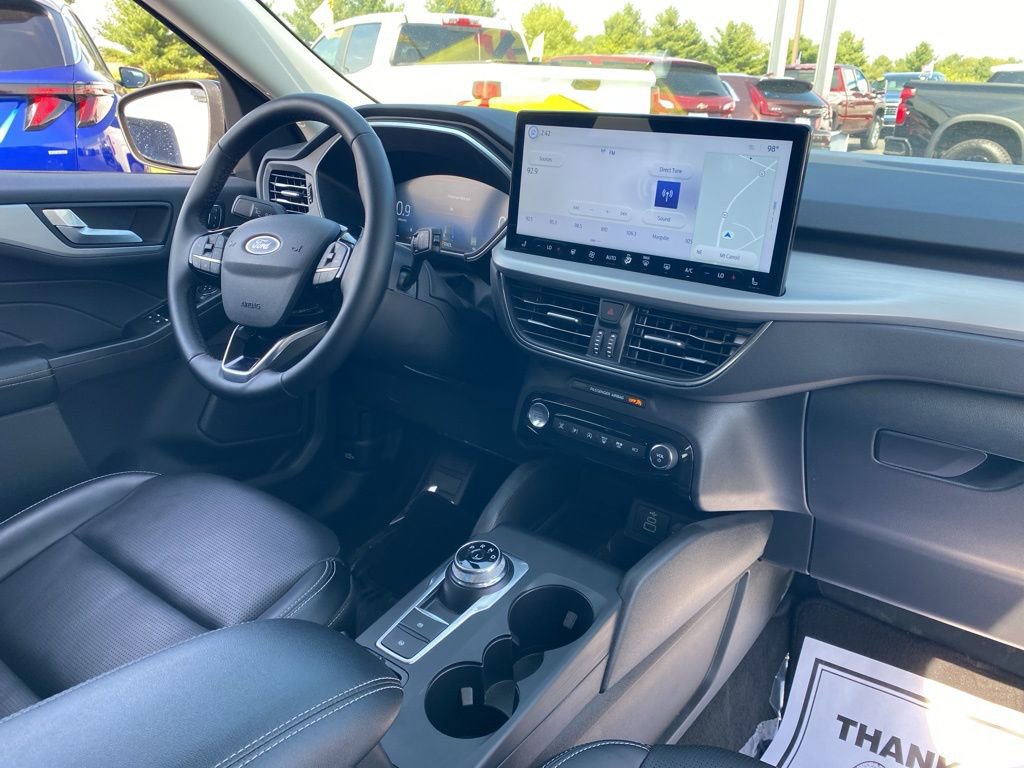 Used 2024 Ford Escape Platinum image 7