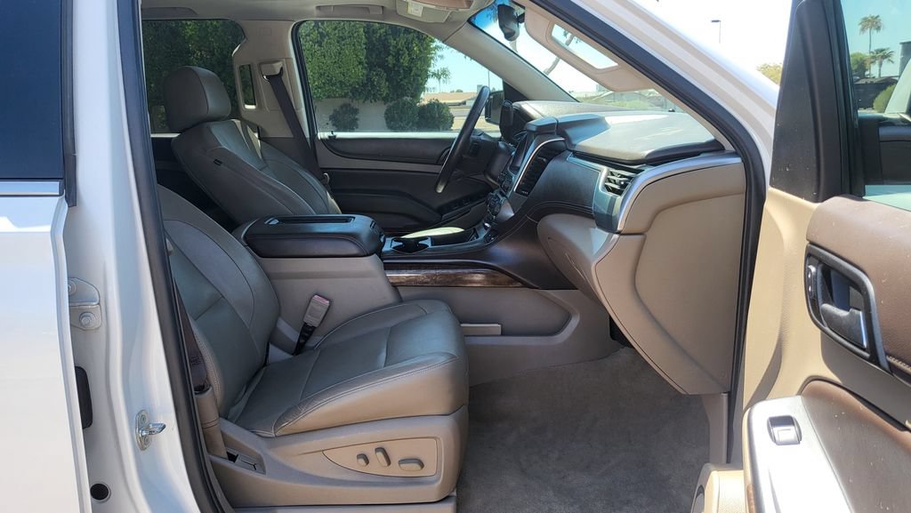 Used 2017 Chevrolet Suburban LT RWD image 24