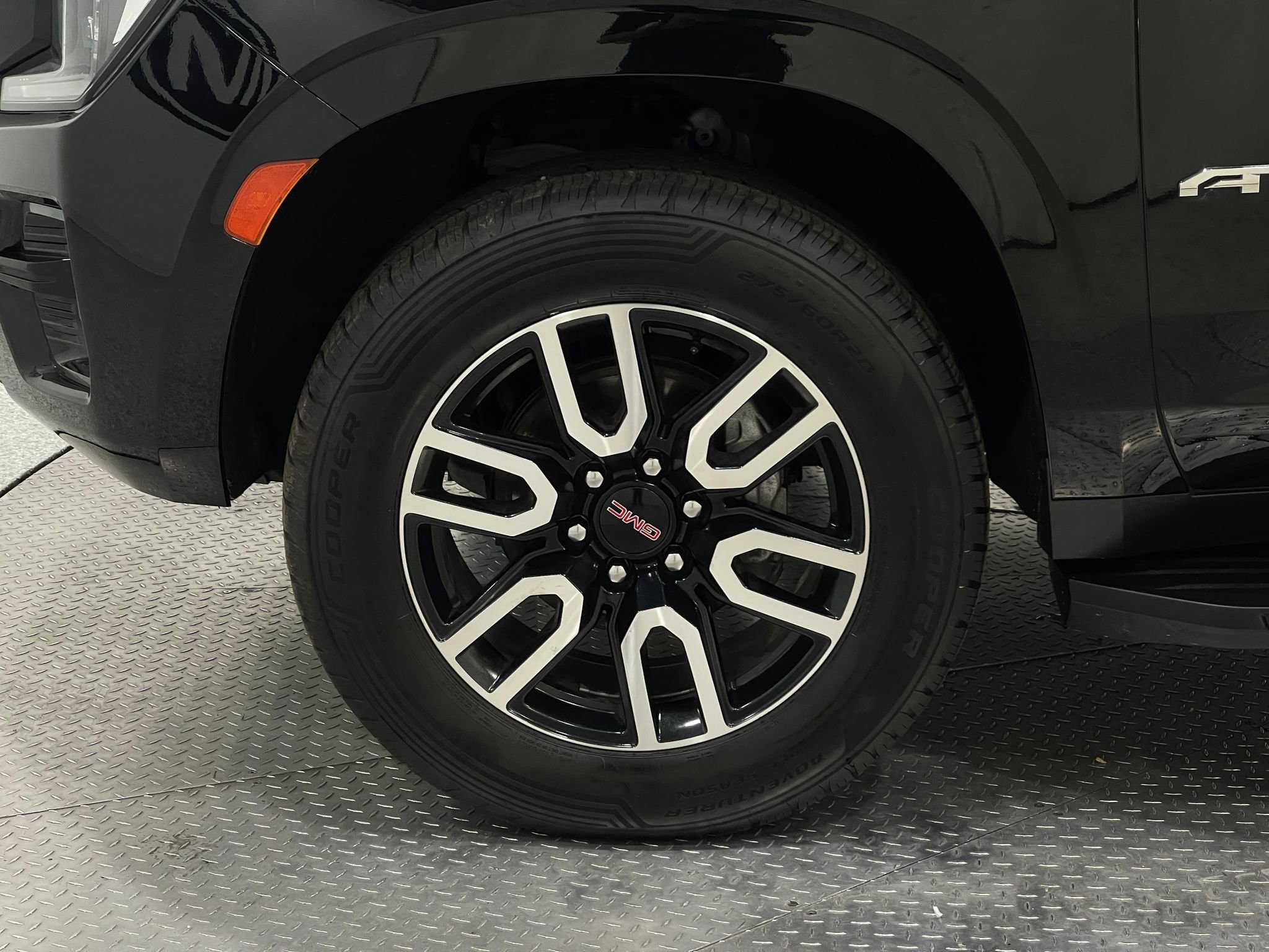 Used 2021 GMC Yukon AT4 w/ Technology Package AWD/4WD image 36