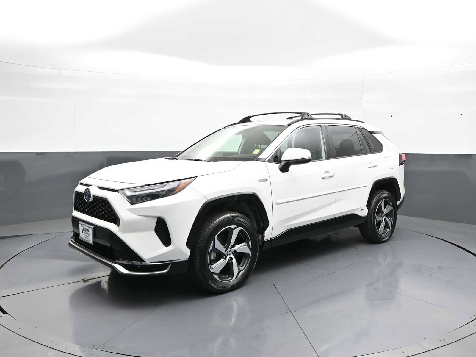 Used 2023 Toyota RAV4 SE w/ Weather & Moonroof Package AWD/4WD image 9