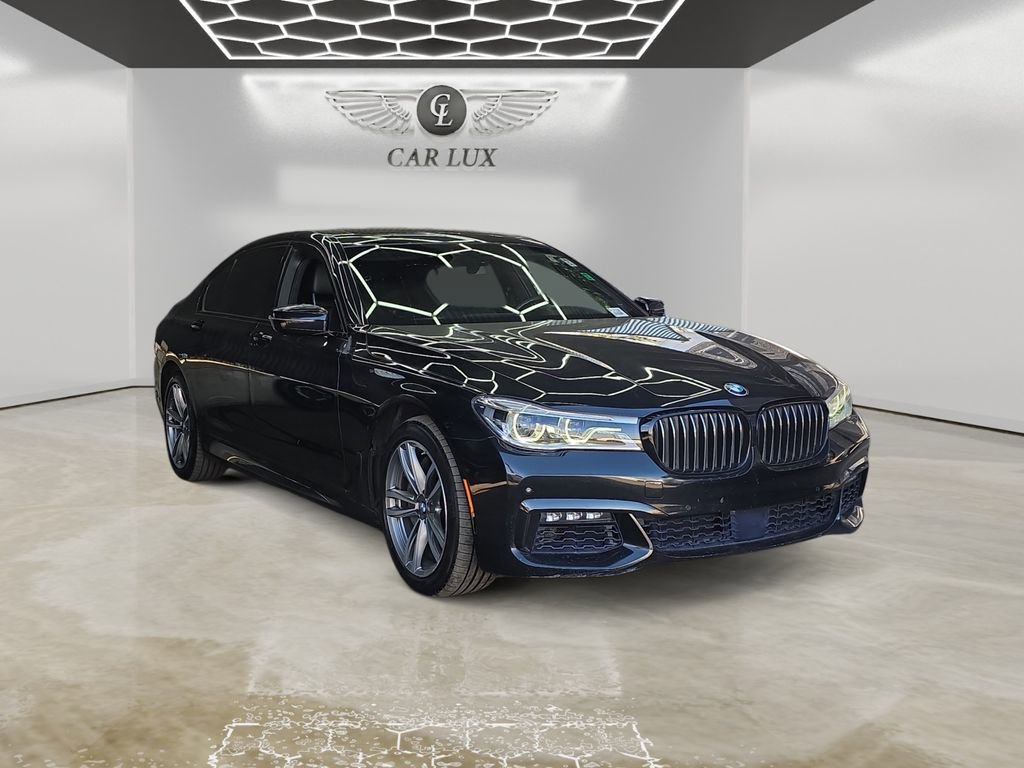 Used 2018 BMW 750i image 7
