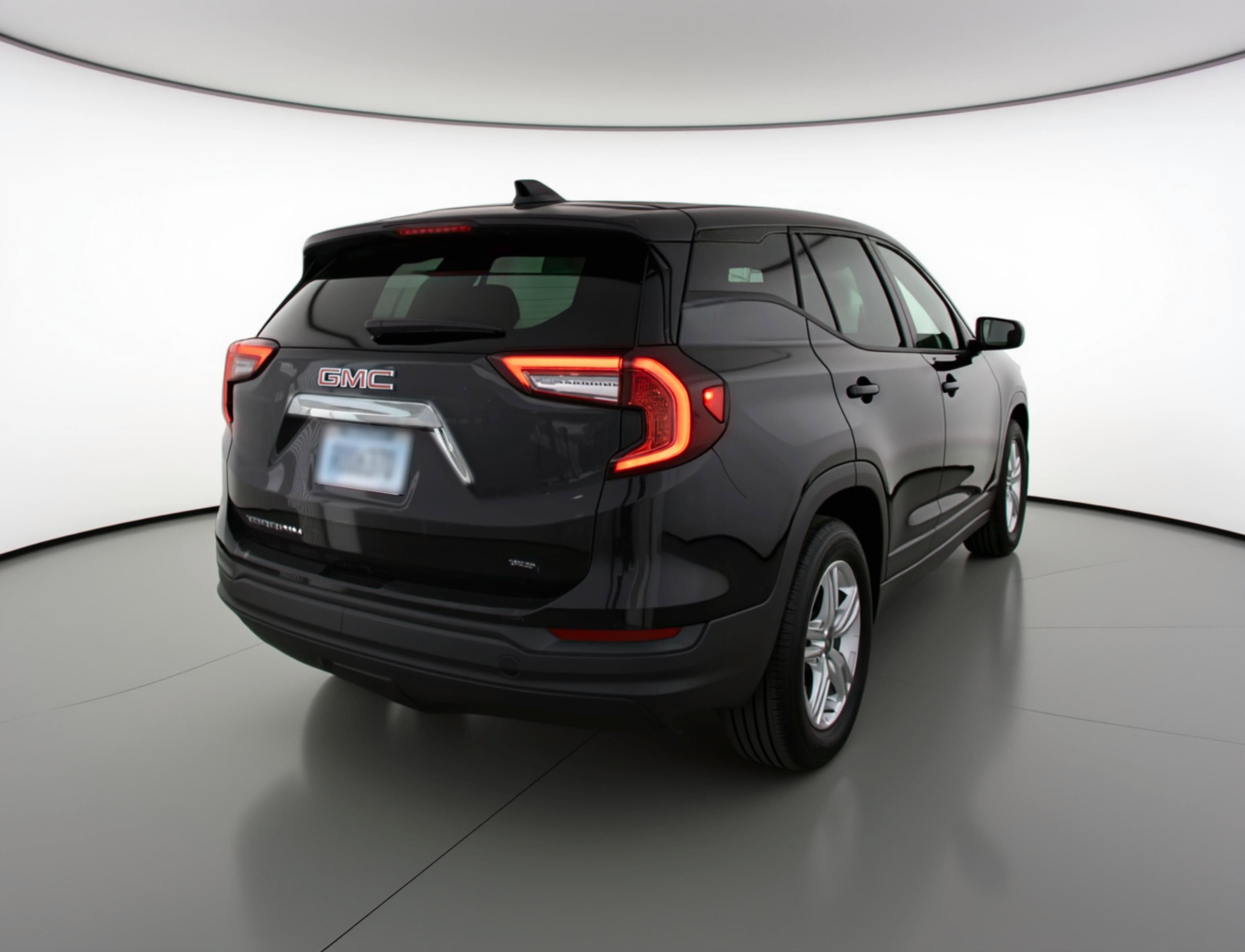 Used 2024 GMC Terrain SLE image 9