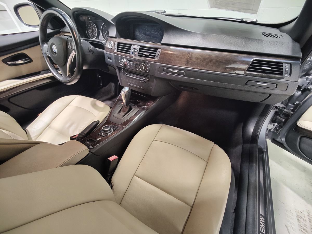 Used 2011 BMW 328i Convertible RWD image 11