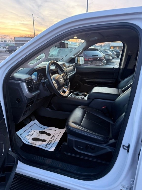Used 2024 Ford Expedition Max XLT image 11