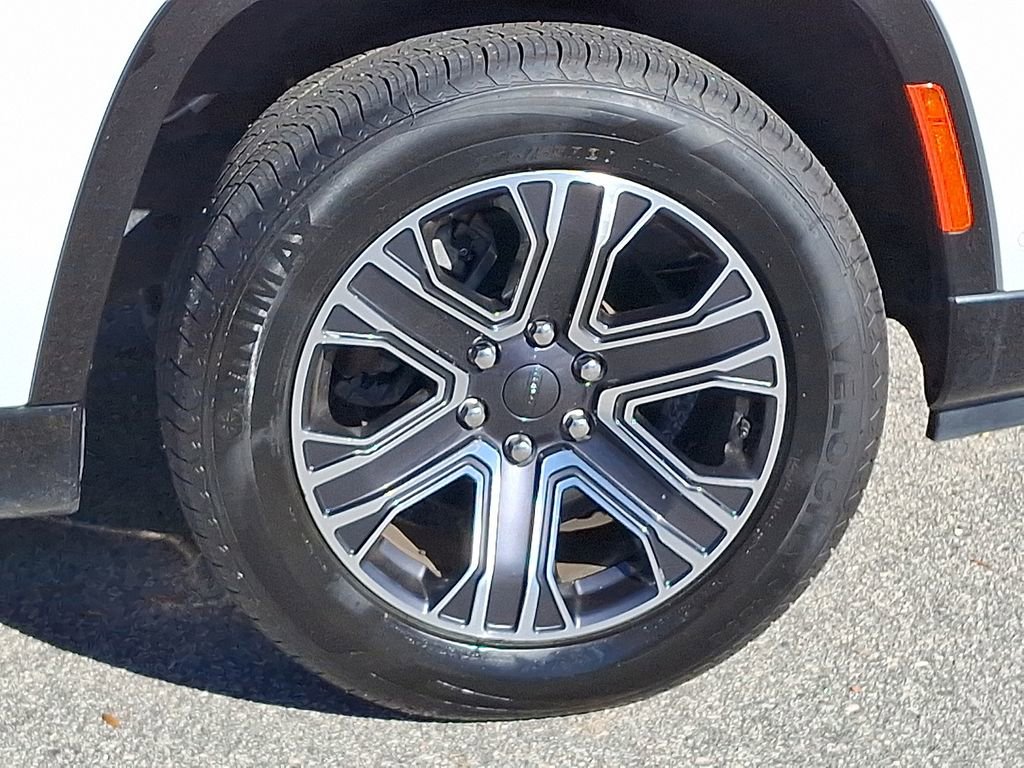 Used 2024 Jeep Wagoneer Series II w/ Flexible Seating Group image 8