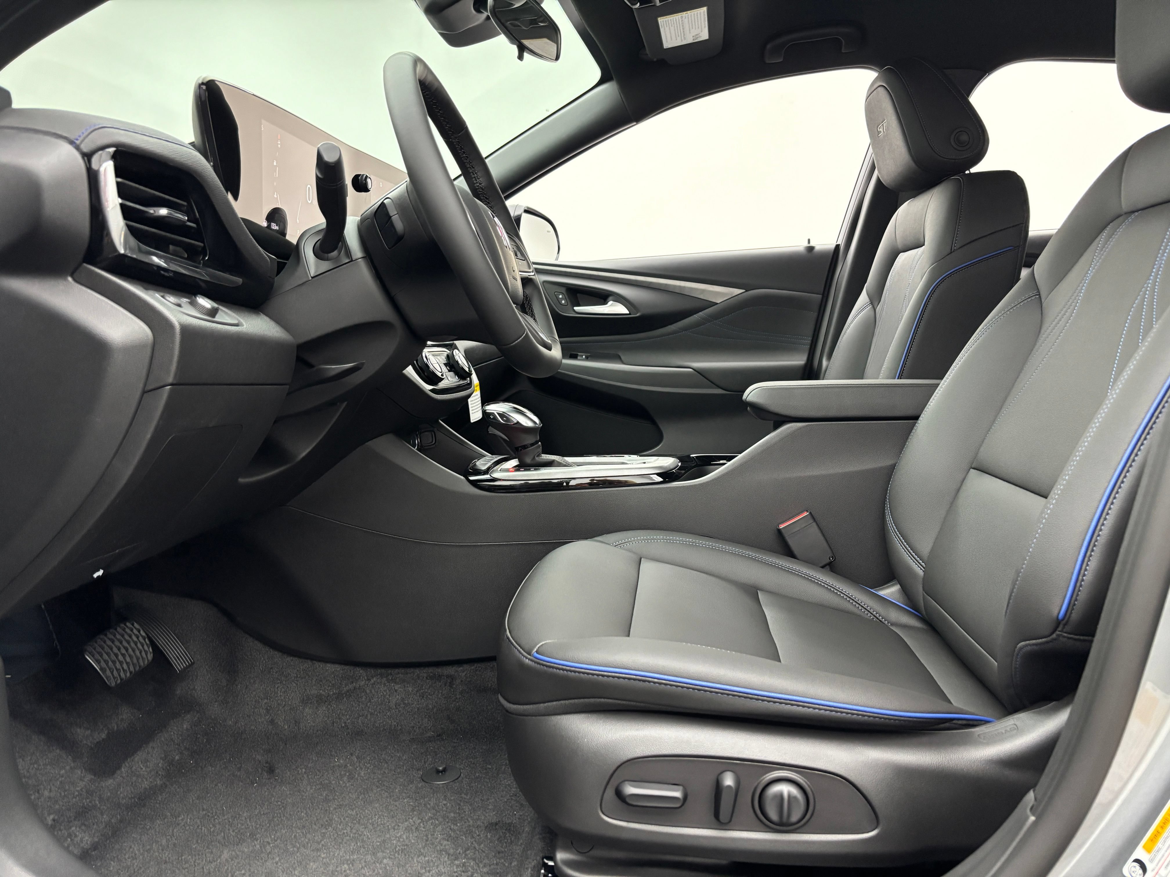New 2026 Buick Envista Sport Touring w/ Convenience I Package FWD image 15