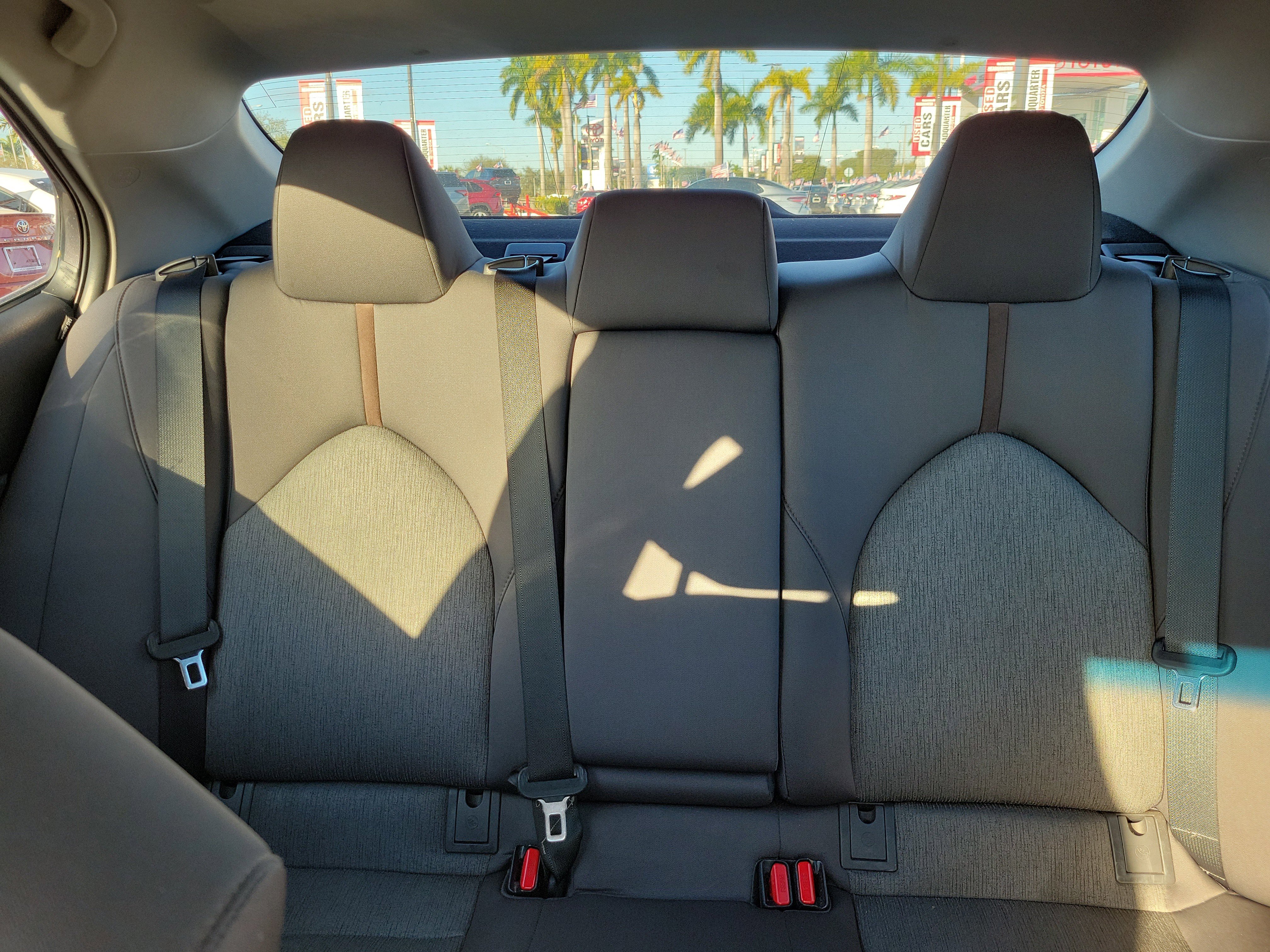 Used 2018 Toyota Camry SE image 20