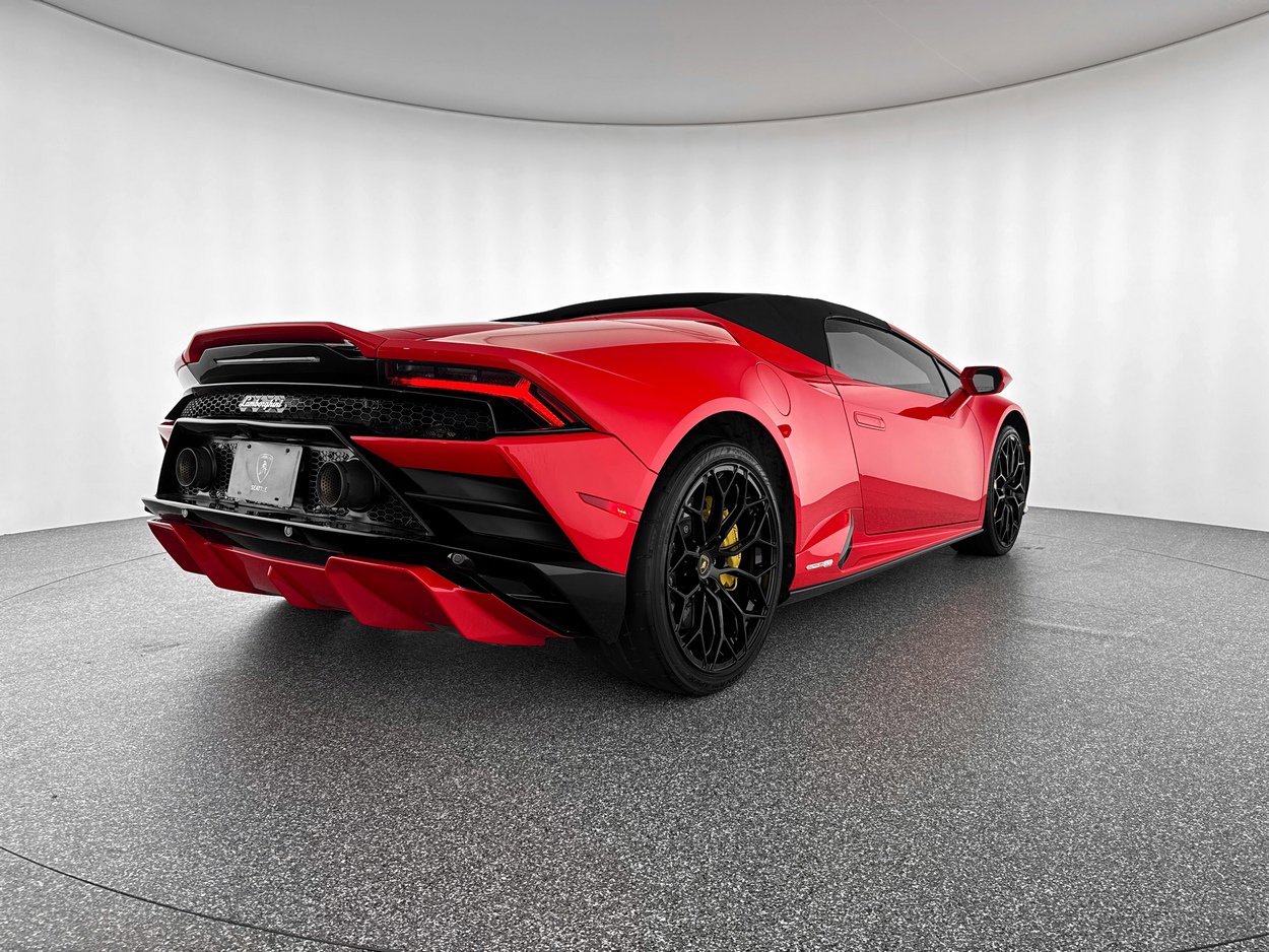Used 2023 Lamborghini Huracan EVO image 5