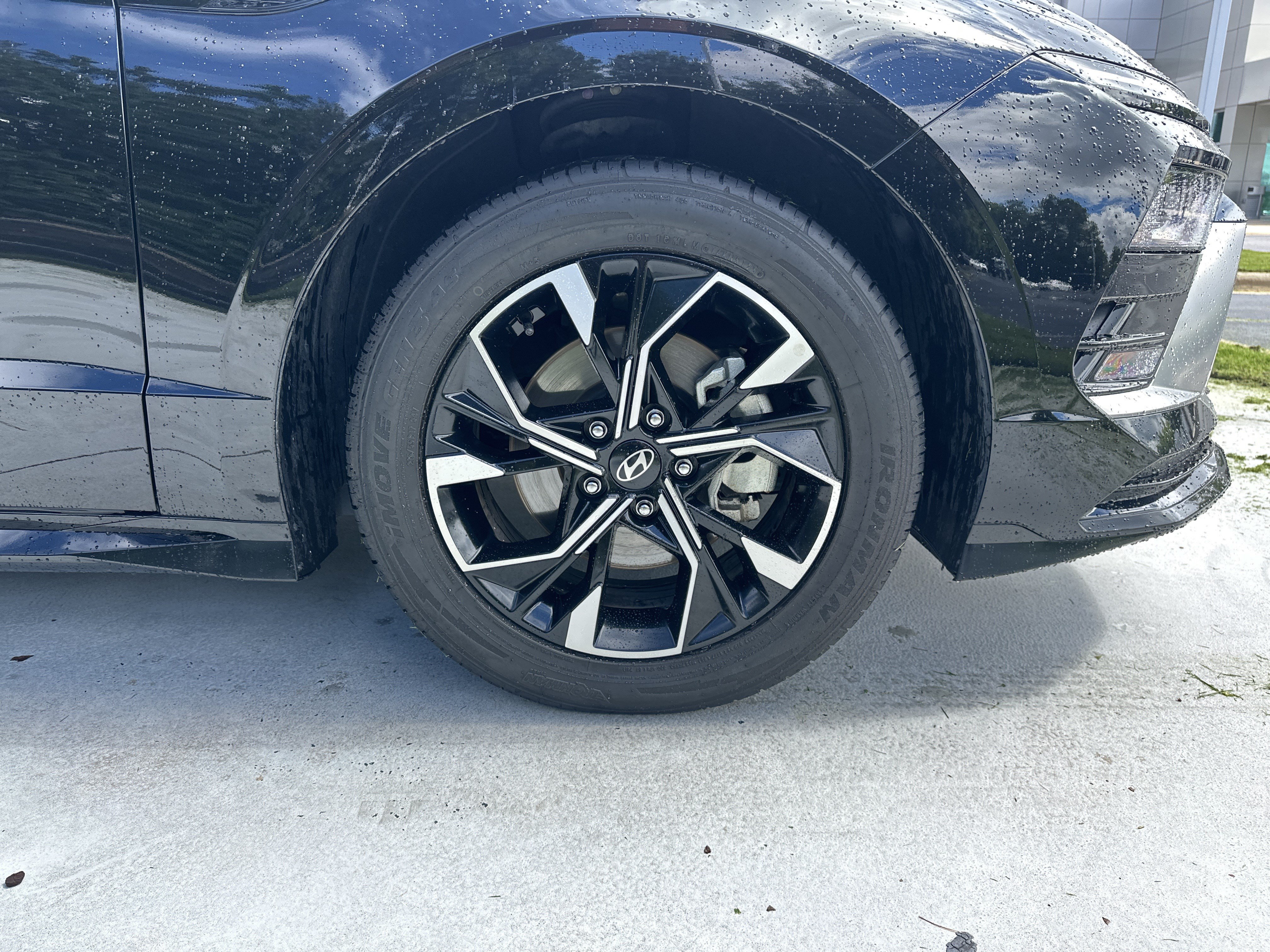 Used 2025 Hyundai Sonata SEL FWD image 13