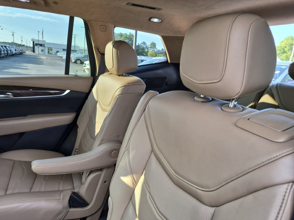 Used 2020 Cadillac XT6 Premium Luxury w/ Platinum Package FWD image 27