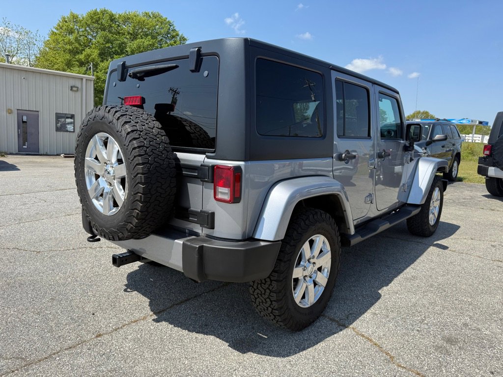 Used 2017 Jeep Wrangler Unlimited Sahara w/ Dual Top Group AWD/4WD image 7