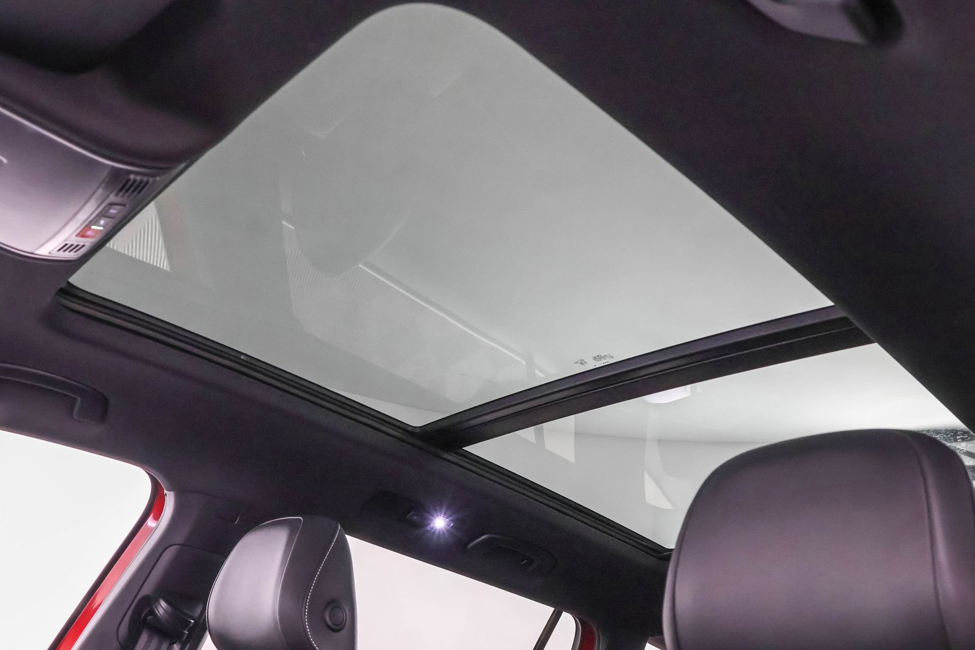 Used 2024 Volkswagen Tiguan SEL R-Line image 33