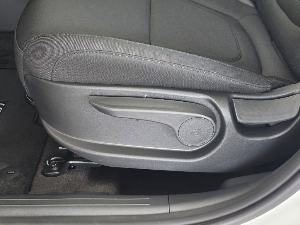 New 2026 Hyundai Tucson Blue SE image 21