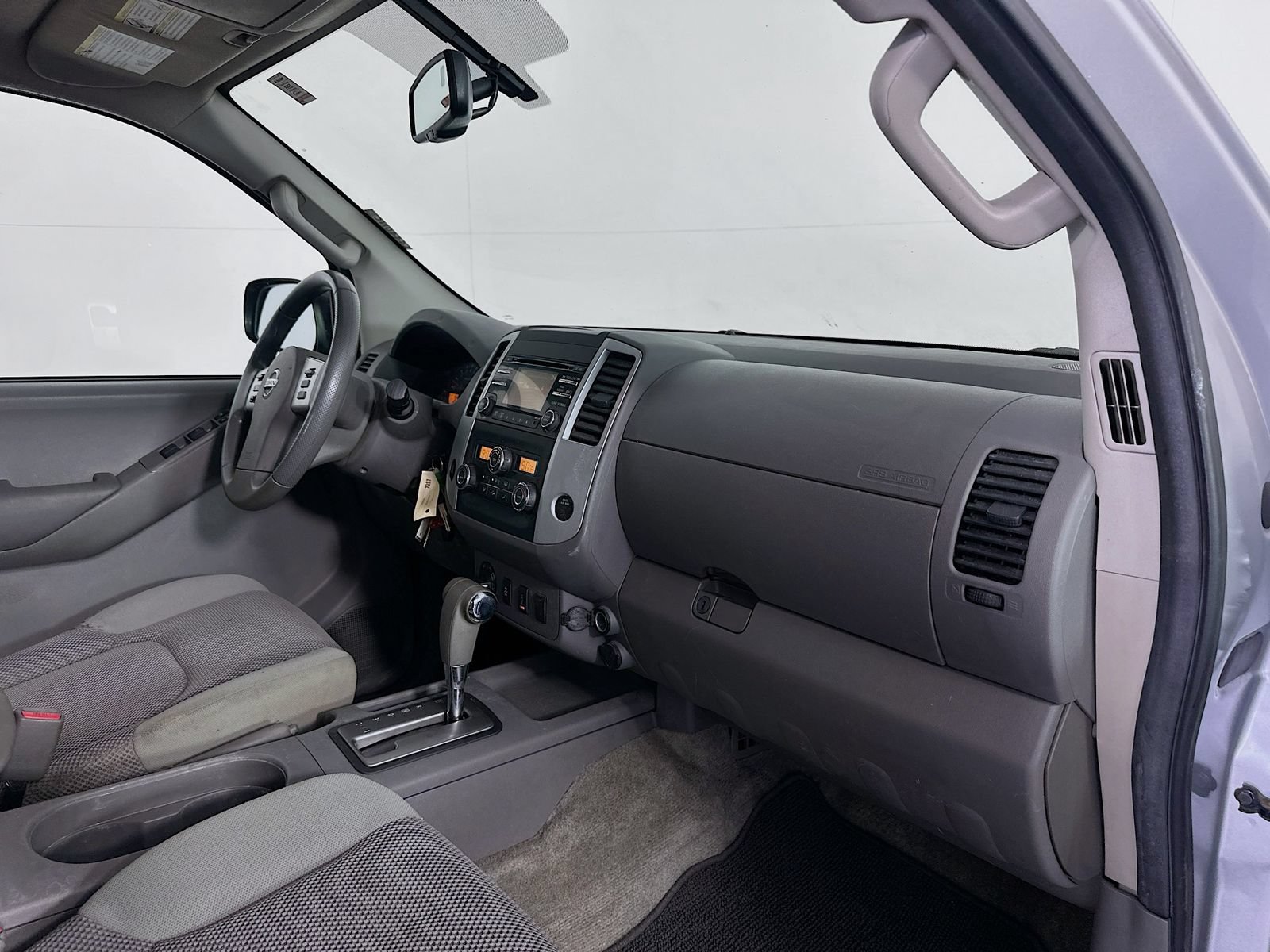 Used 2013 Nissan Frontier SV w/ SV Value Truck Pkg AWD/4WD image 26
