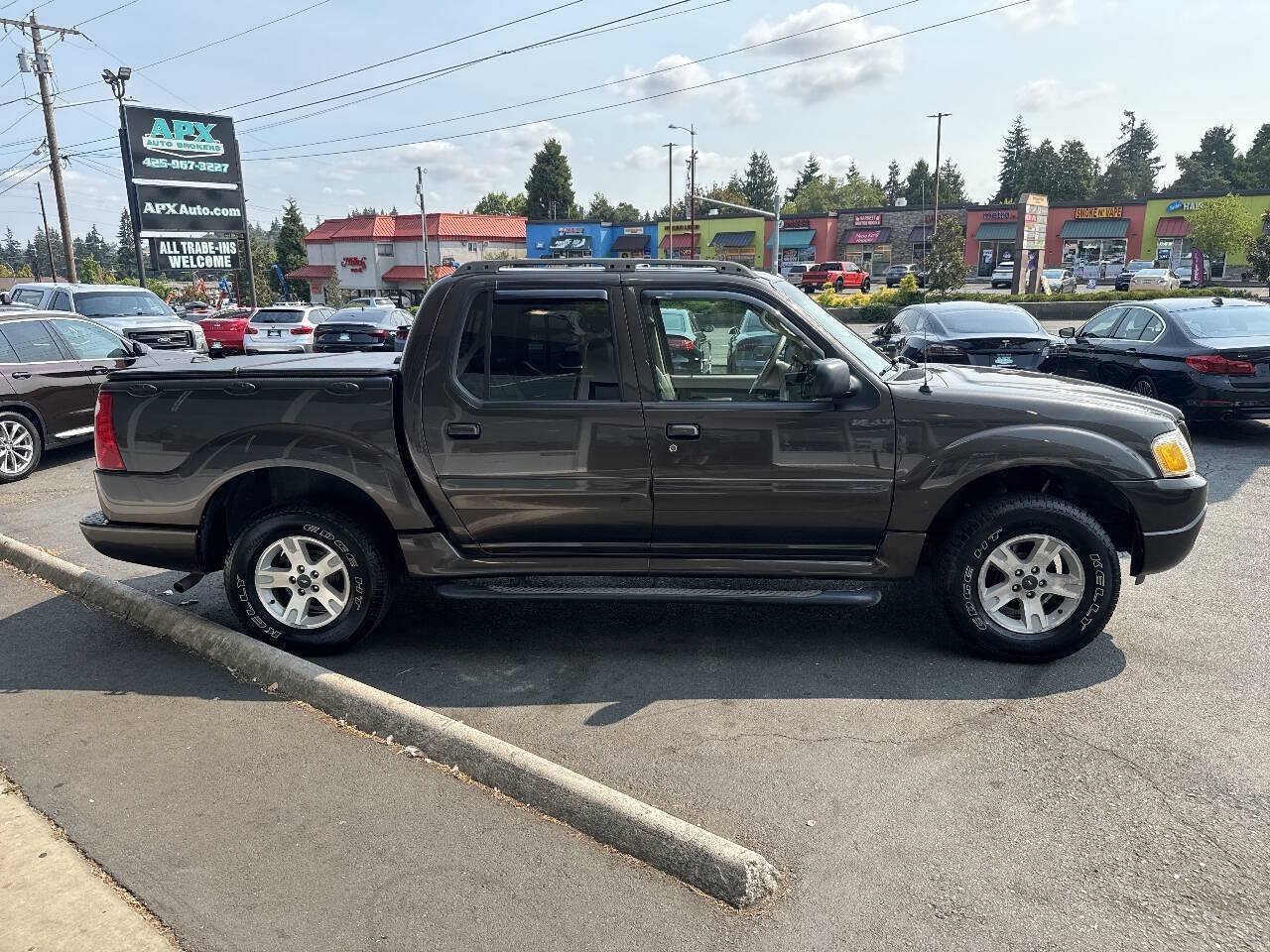 Used 2005 Ford Explorer Sport Trac Adrenalin AWD/4WD image 8