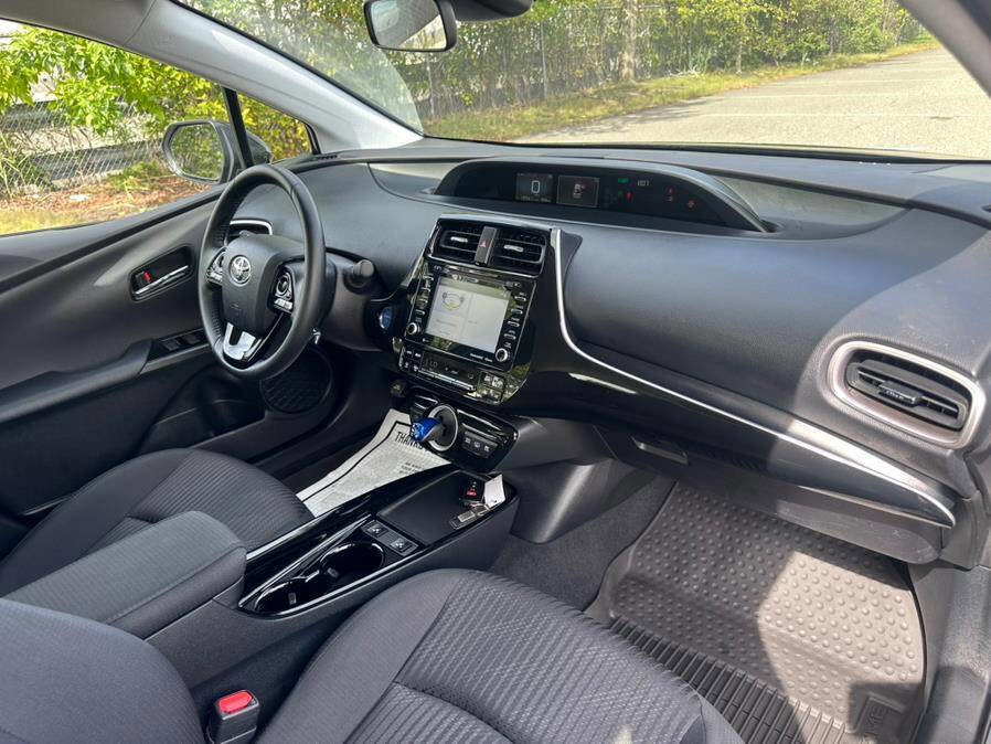 Used 2022 Toyota Prius Prime LE image 22
