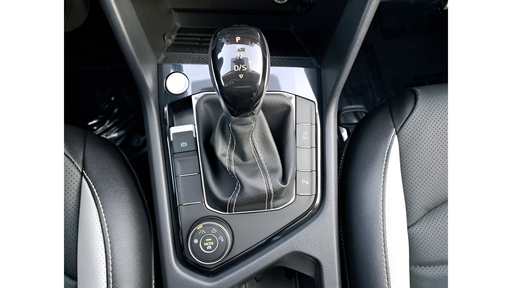 New 2025 Volkswagen Taos SEL AWD/4WD image 26