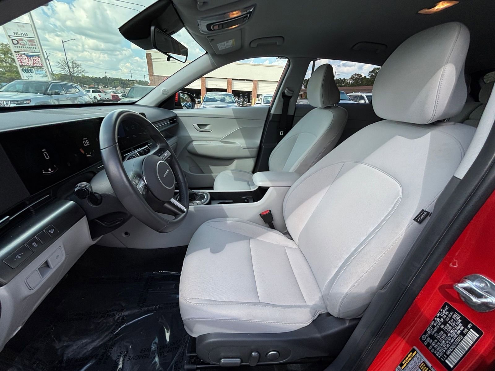 Used 2025 Hyundai Kona SEL image 33