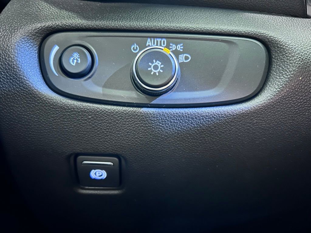 Used 2021 Chevrolet Blazer LT image 12