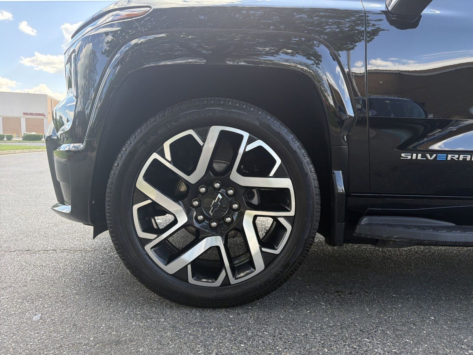 Used 2025 Chevrolet Silverado EV RST image 20