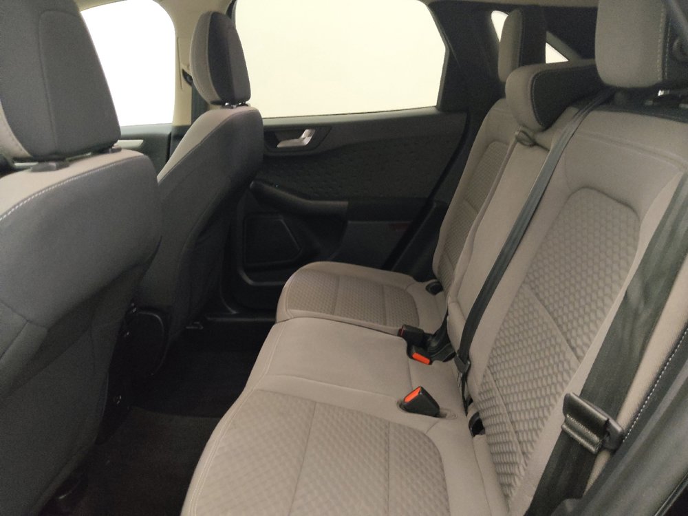 Used 2020 Ford Escape SE image 18