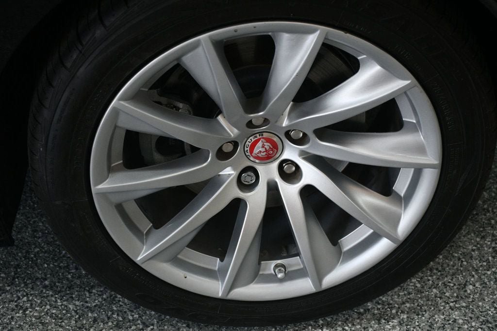 Used 2017 Jaguar F-TYPE Coupe RWD image 22
