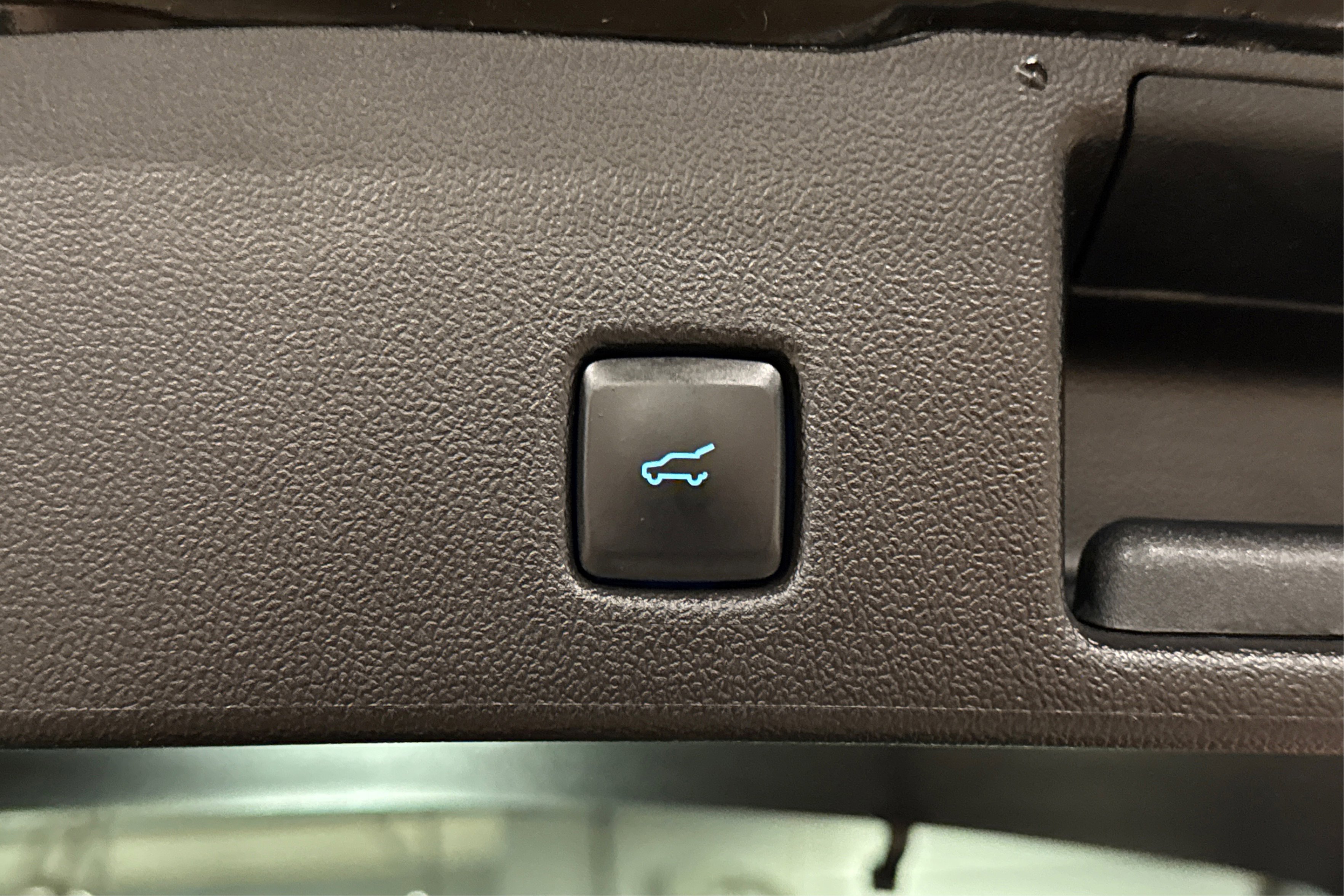 Used 2025 Ford Escape Platinum AWD/4WD image 47