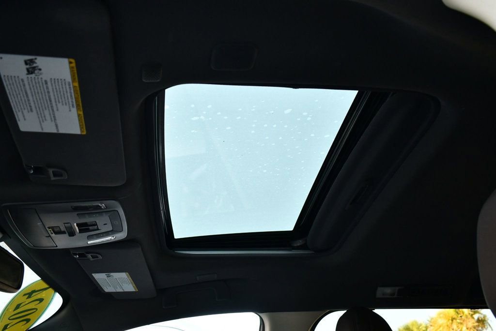 Used 2024 Toyota Sienna Platinum image 62