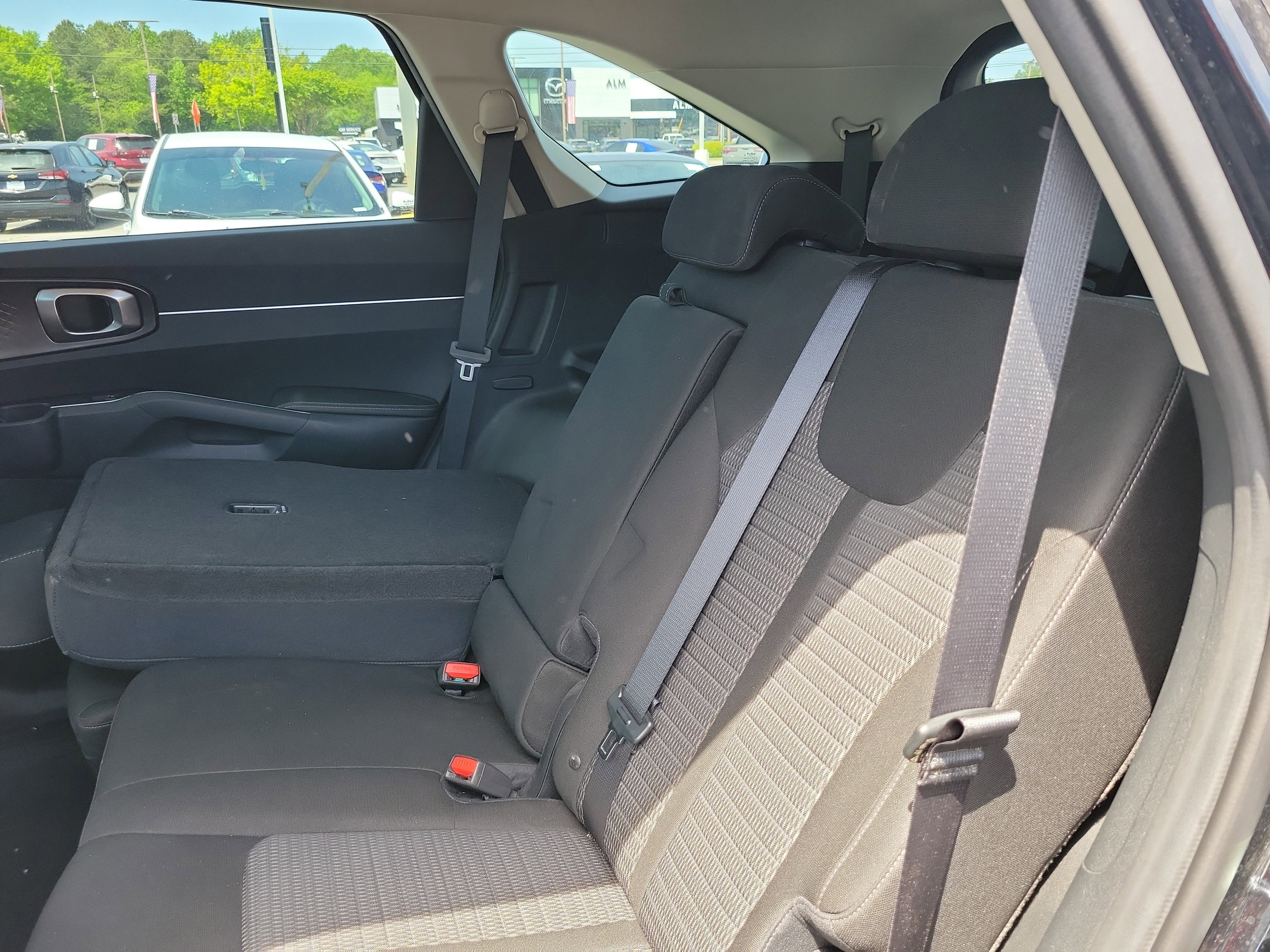 Used 2023 Kia Sorento LX image 10