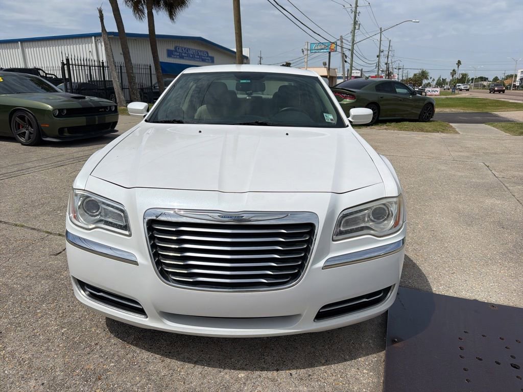 Used 2011 Chrysler 300 RWD image 2