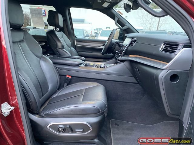 Used 2024 Jeep Wagoneer L Series II w/ Flexible Seating Group image 5