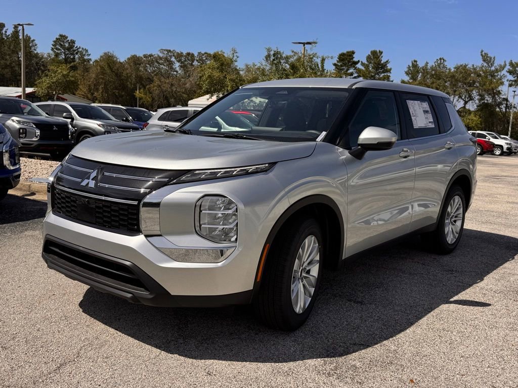 New 2026 Mitsubishi Outlander ES image 3