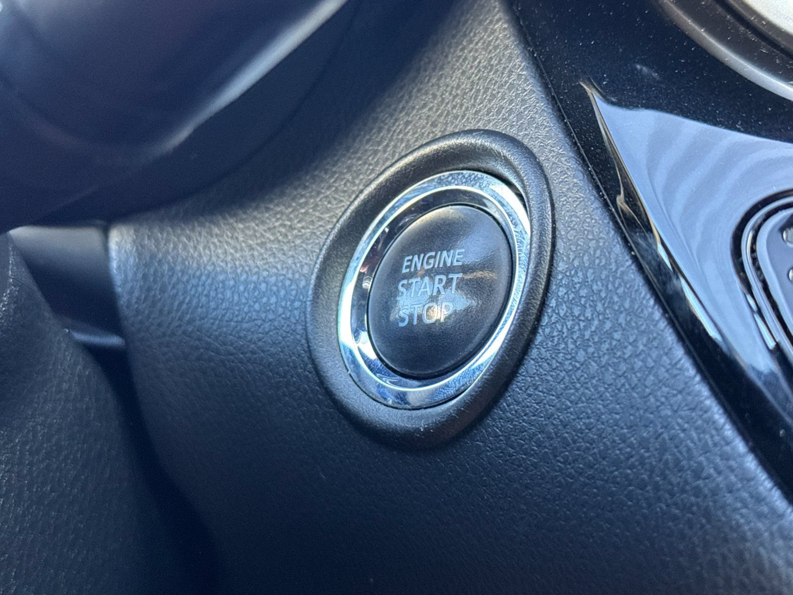 Used 2018 Toyota C-HR XLE FWD image 22