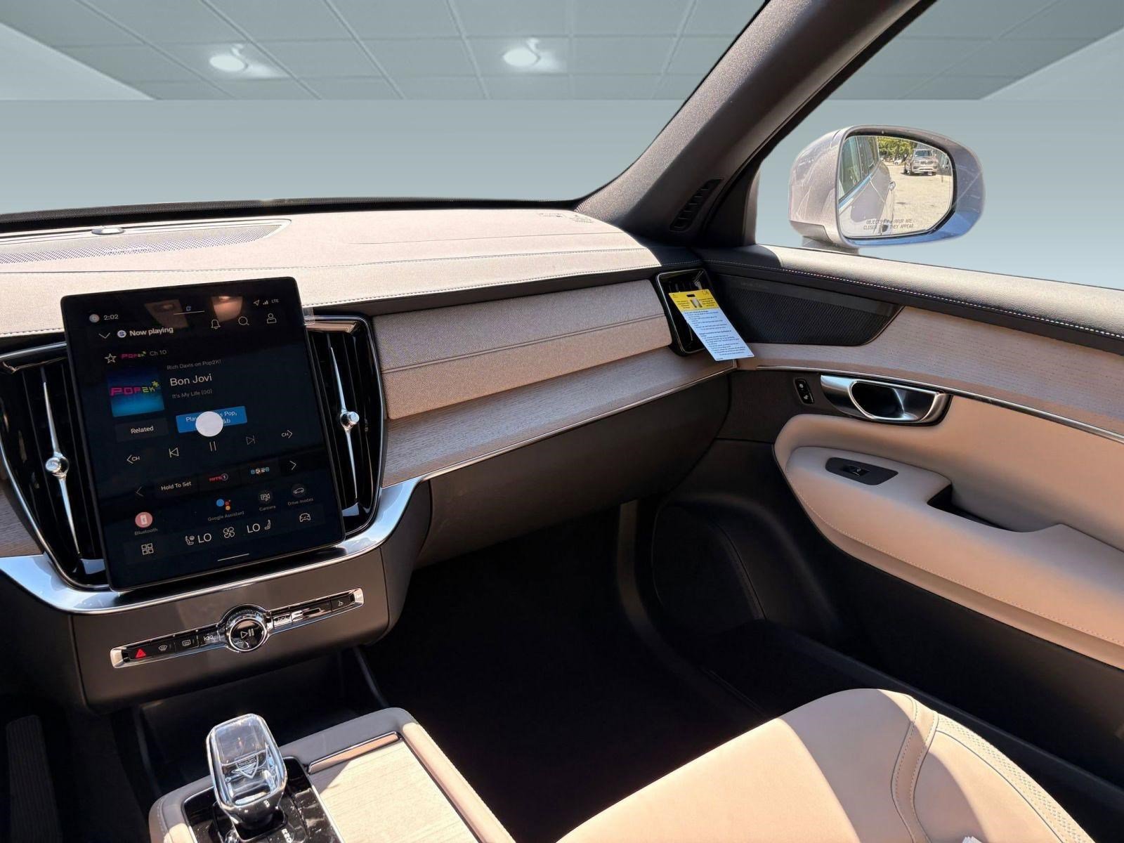 Used 2026 Volvo XC90 B6 Plus w/ Protection Package Premier AWD/4WD image 23