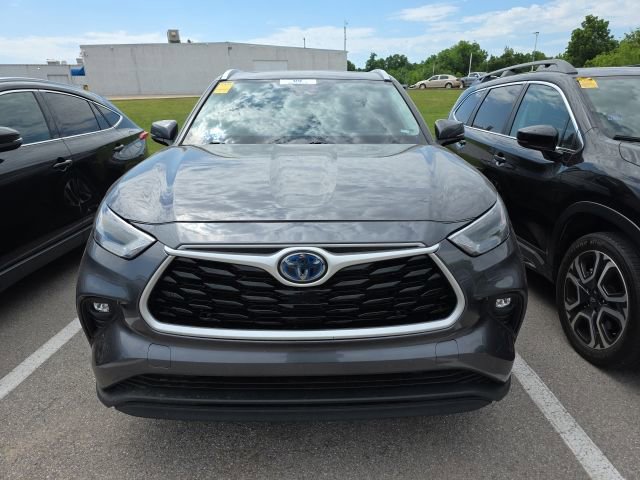 Used 2023 Toyota Highlander XLE AWD/4WD image 8