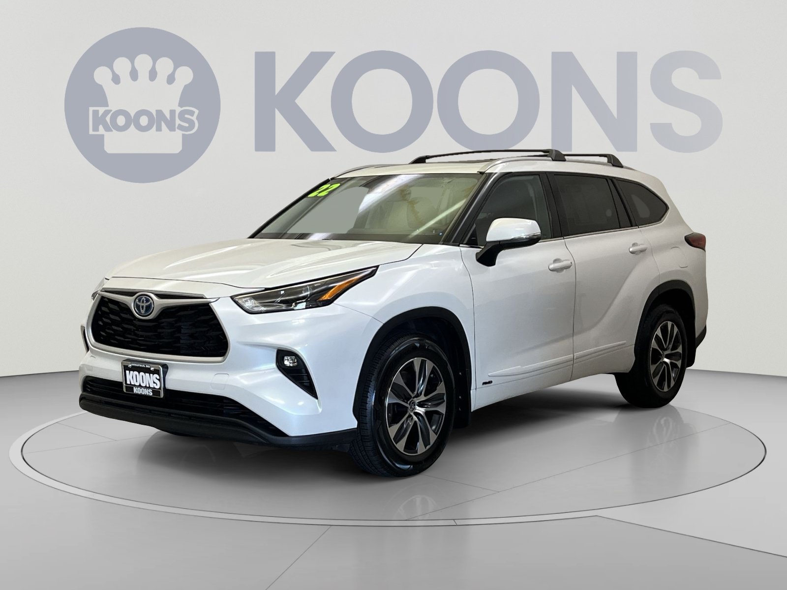 Used 2022 Toyota Highlander XLE AWD/4WD image 4