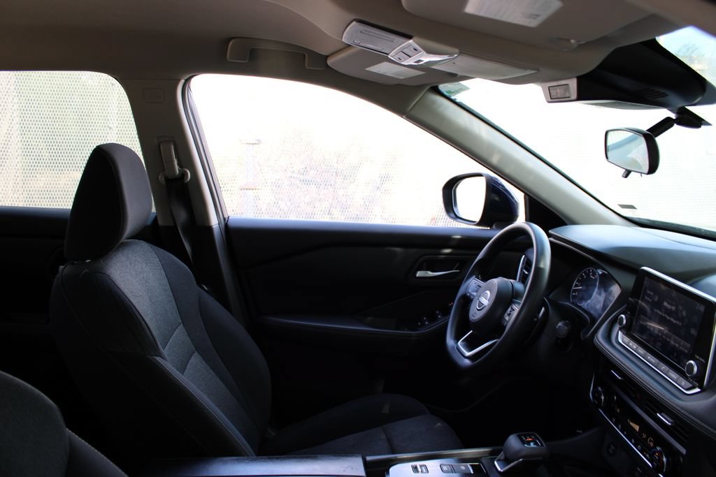 Used 2024 Nissan Rogue SV FWD image 19