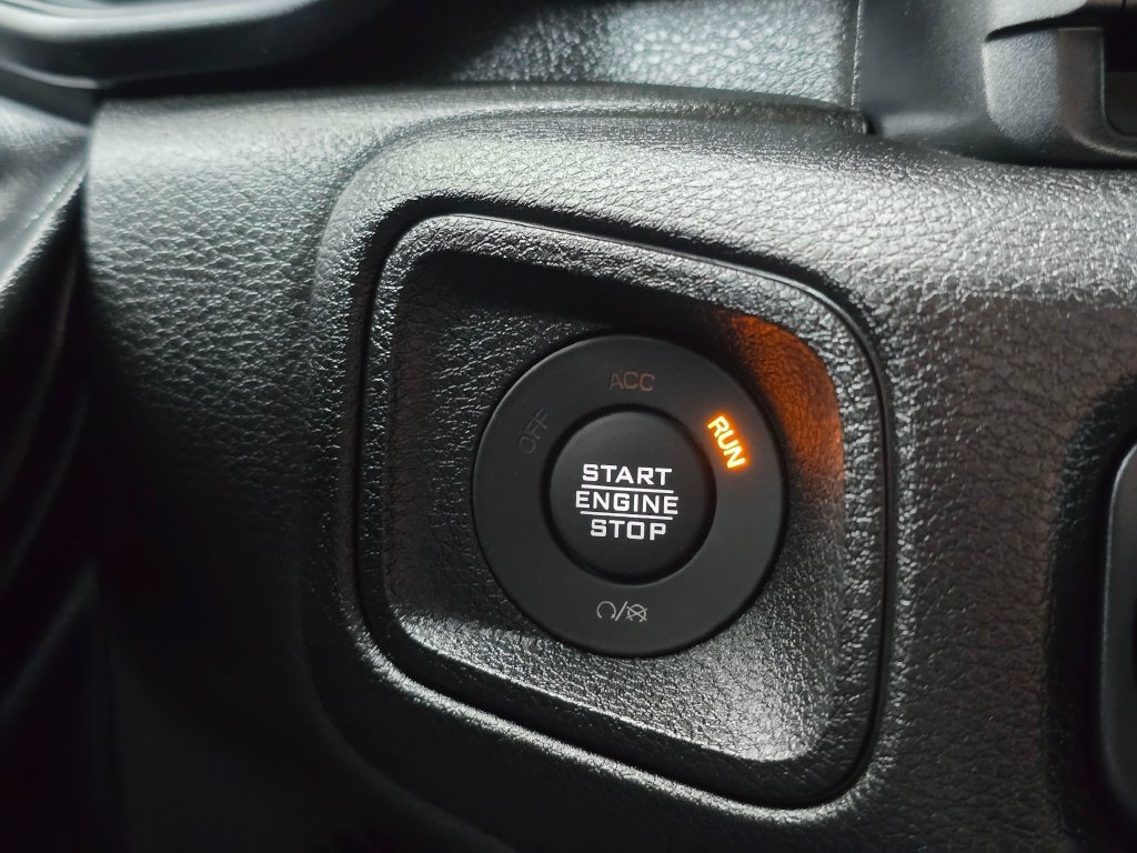 Used 2024 Jeep Wrangler Unlimited AWD/4WD image 28