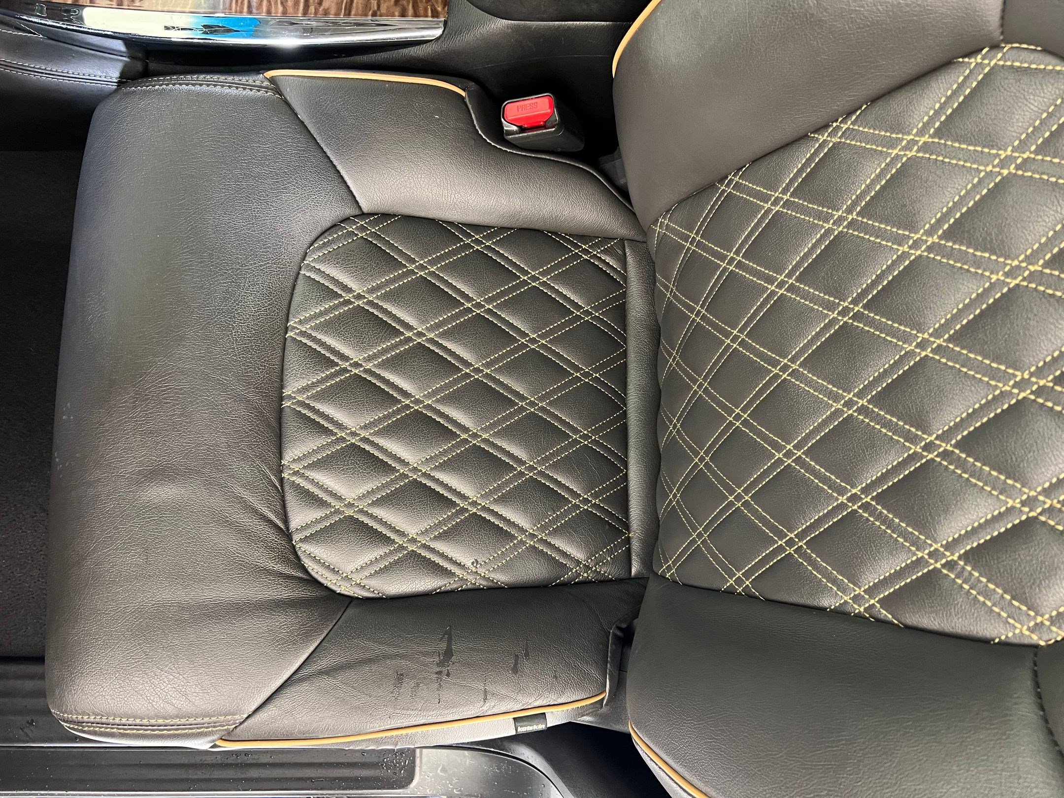 Used 2017 Nissan Armada SV image 25