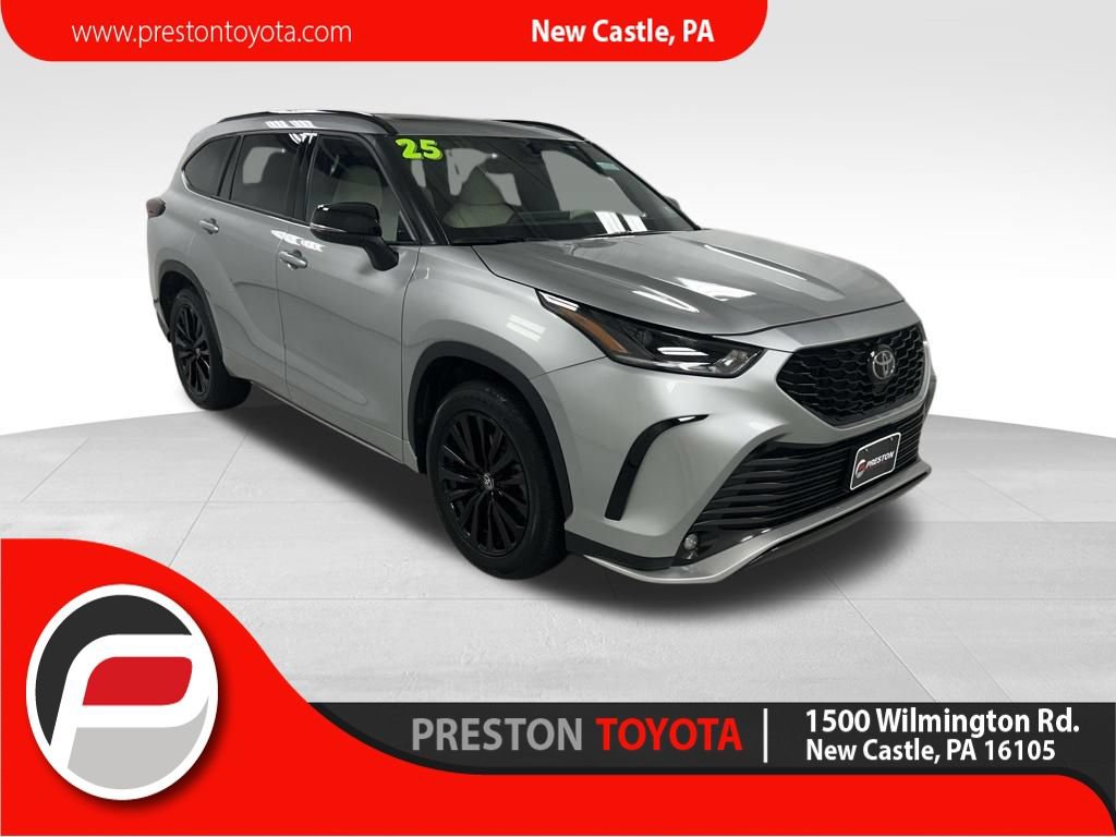 Certified 2025 Toyota Highlander XSE AWD/4WD image 1